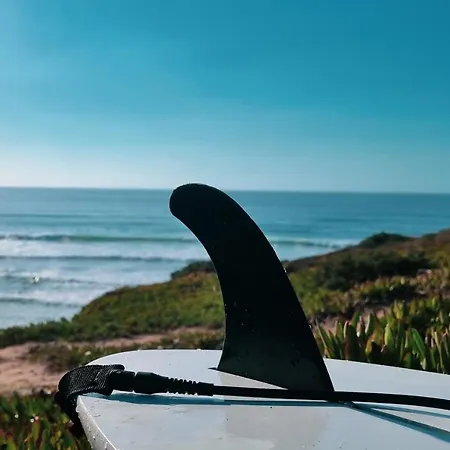 Hotel Tika Surf Camp Ericeira