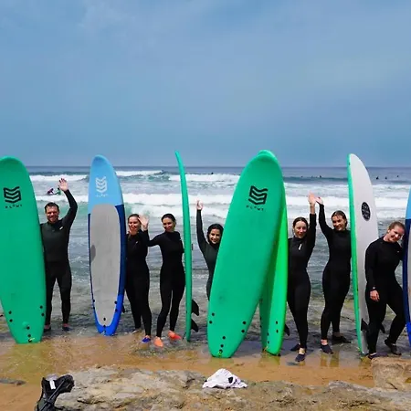 Tika Surf Camp Ericeira Πανσιόν